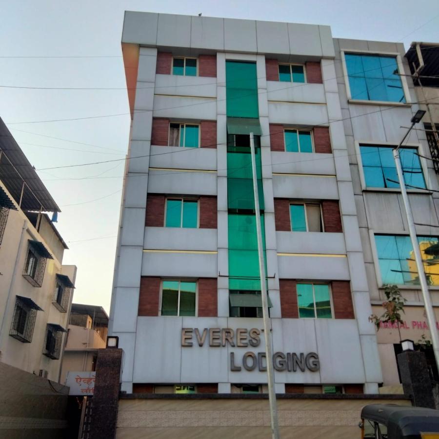 Hotel Everest Lodging ナビムンバイ エクステリア 写真