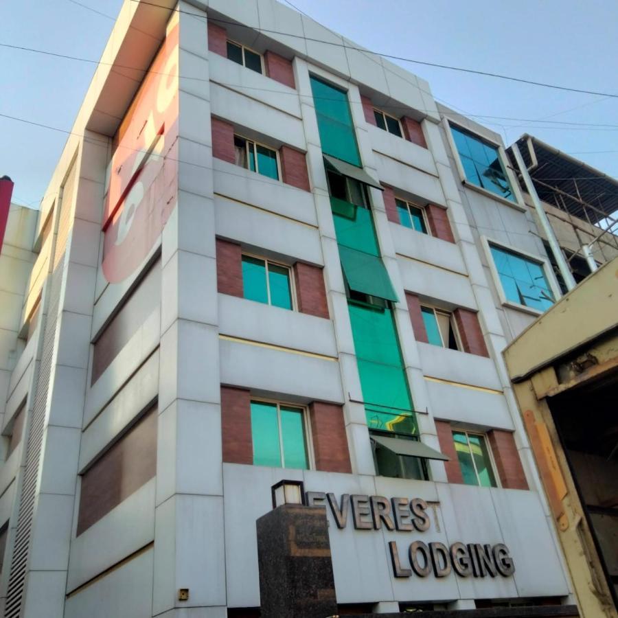Hotel Everest Lodging ナビムンバイ エクステリア 写真