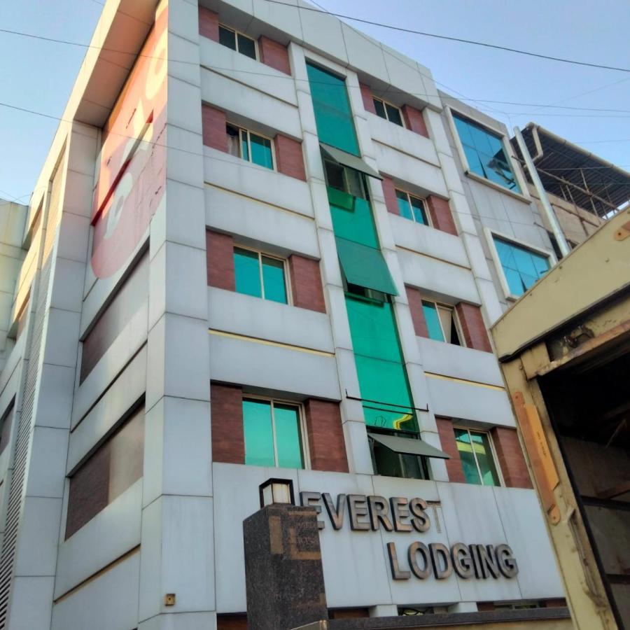 Hotel Everest Lodging ナビムンバイ エクステリア 写真